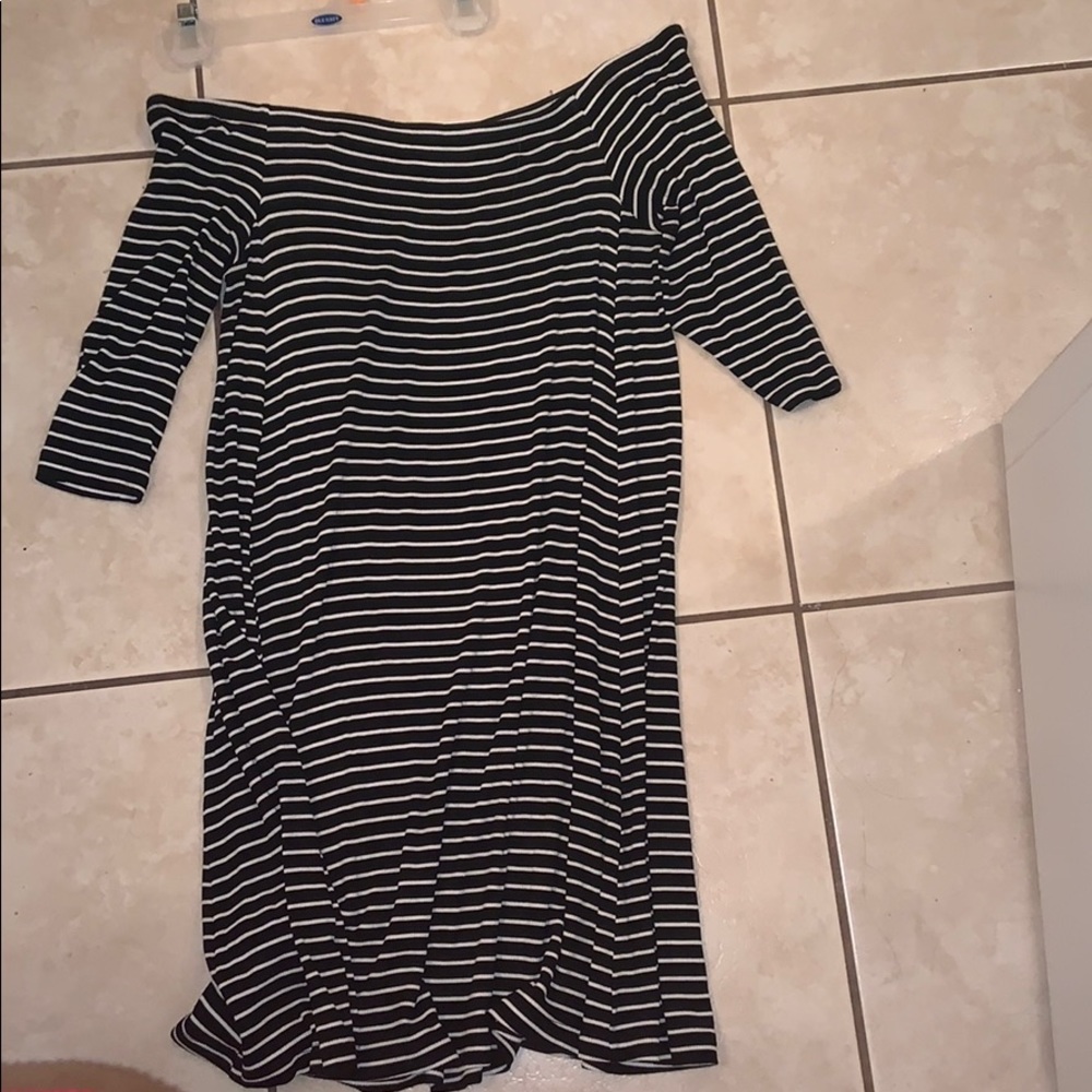 Cute off shoulder dress with 3/4 sleeves